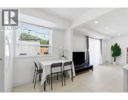 475 CLARIDGE Road UnitNo. 4 - 9