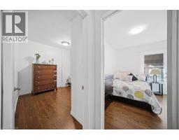 107 QUEEN Street S - 24