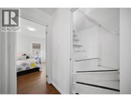 107 QUEEN Street S - 32