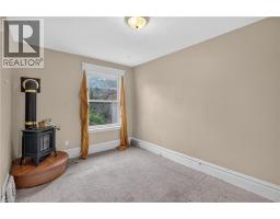103 ROSEMONT Avenue - 13
