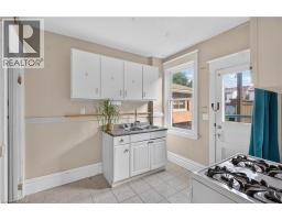 103 ROSEMONT Avenue - 16