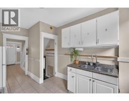 103 ROSEMONT Avenue - 17