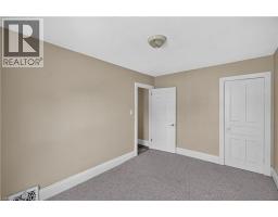 103 ROSEMONT Avenue - 29