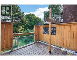 103 ROSEMONT Avenue - 32