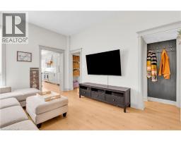 76 PEARL Street N - 12