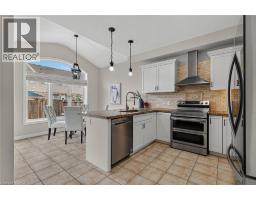 100 GARINGER Crescent - 13