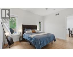 1055 BAY Street - 16