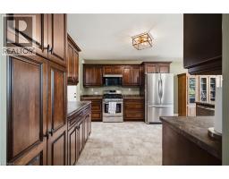 14 REGENCY Drive - 11