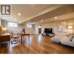 14 REGENCY Drive - 27