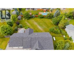 14 REGENCY Drive - 33