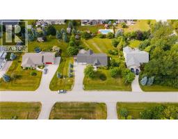 14 REGENCY Drive - 35