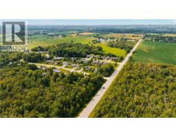 14 REGENCY Drive - 40