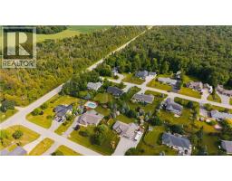 14 REGENCY Drive - 44