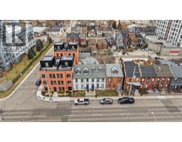 133-135 WELLINGTON Street N - 12