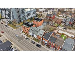 133-135 WELLINGTON Street N - 13