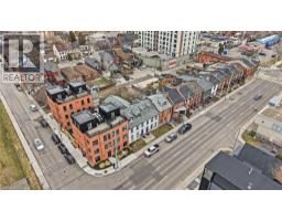 133-135 WELLINGTON Street N - 14