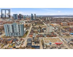 133-135 WELLINGTON Street N - 17