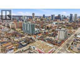 133-135 WELLINGTON Street N - 18
