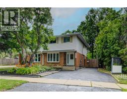 250 DINISON Crescent - 1
