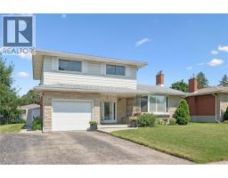 18 STRATHCONA Crescent - 1