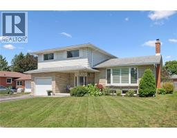 18 STRATHCONA Crescent - 3