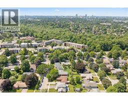18 STRATHCONA Crescent - 42