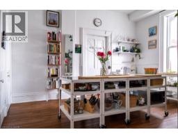 58 WELLINGTON Street S - 13