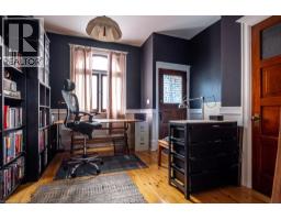 58 WELLINGTON Street S - 27