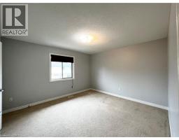 11 ARMOUR Crescent - 13