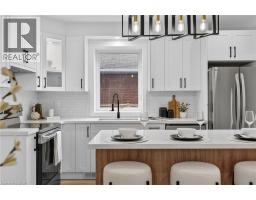 325 QUEENSDALE Avenue E - 10