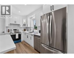 325 QUEENSDALE Avenue E - 15