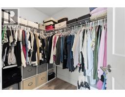 21 E PARK Street E UnitNo. 717 - 24