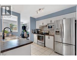 87 MARSTON Crescent - 10