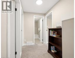 89 MAPLE Avenue - 18