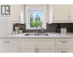 394 CHARLTON Avenue W - 20