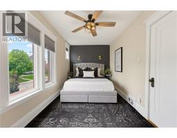 394 CHARLTON Avenue W - 23