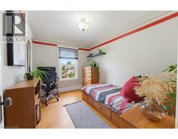 394 CHARLTON Avenue W - 26