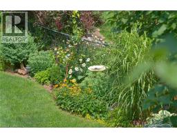 394 CHARLTON Avenue W - 46