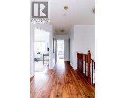 58 PEACHWOOD Crescent - 30