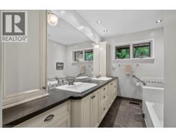 44 COLQUHOUN Crescent - 30