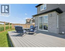 10 SPARROW Crescent - 38