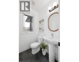 10 SPARROW Crescent - 7