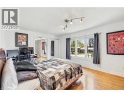 937 PARK Avenue W - 18