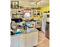 342 BARTON Street - 5