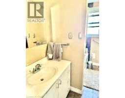342 BARTON Street - 6