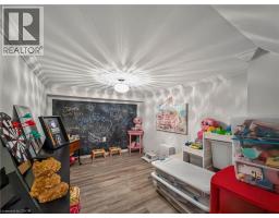 80 SUTHERLAND Crescent - 24