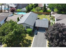 24 BUCHANAN Drive - 2