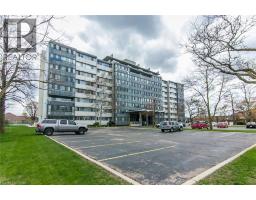 24 MIDLAND Drive UnitNo. 402 - 1