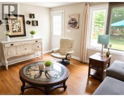 636 ELGIN Street N - 6