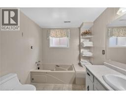 39 ALGONQUIN Court - 36